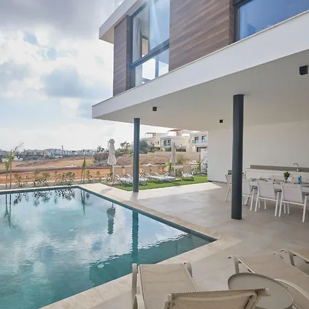 Aqua Pearl Aq11 Im Zentrum By Interhome Protaras