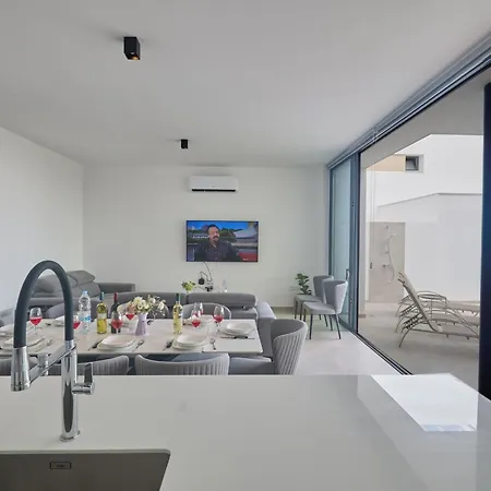 Aqua Pearl Aq11 Im Zentrum By Interhome *