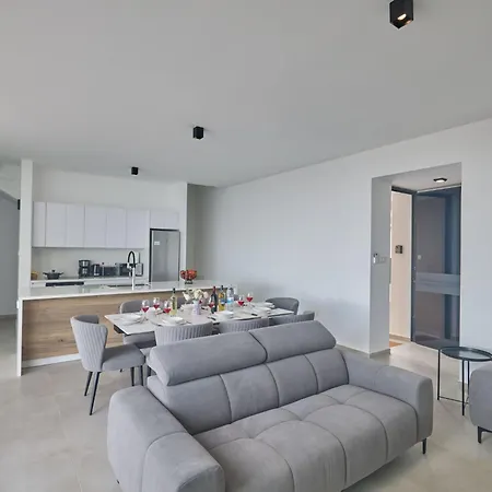 Aqua Pearl Aq11 Im Zentrum By Interhome Protaras